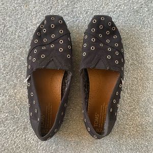 LAST CHANCE: Toms Black Shoes